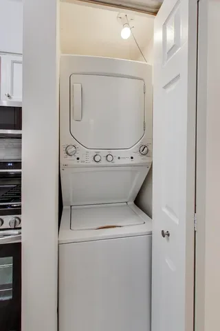 $2,500 | 1 West Oak Avenue, Unit C1, La Grange Park, IL 60526