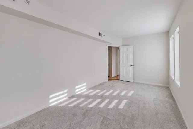 $2,500 | 1 West Oak Avenue, Unit C1, La Grange Park, IL 60526