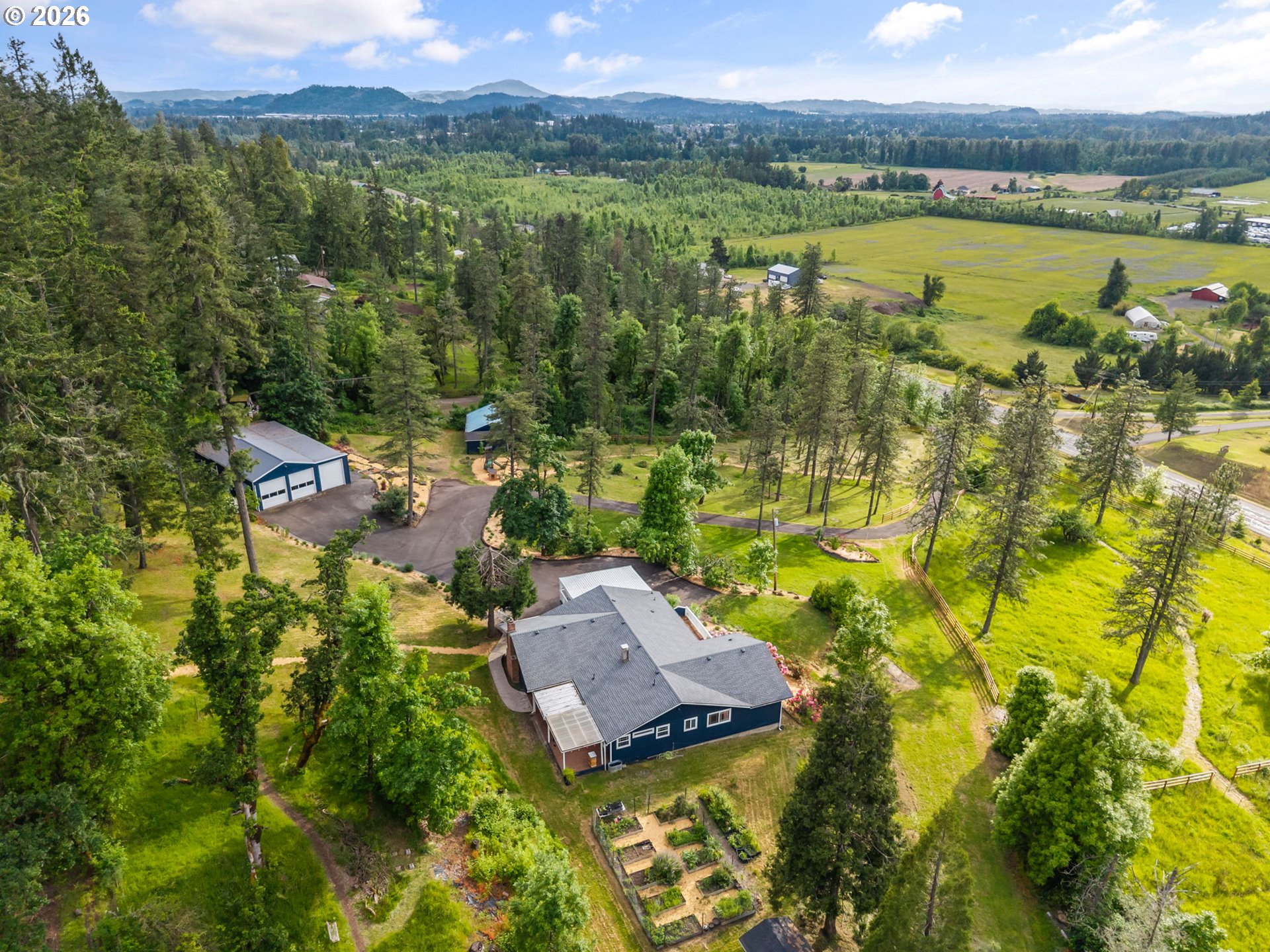 89093 Marcola Road Springfield, OR 97478 - Photo 1 of 25 a view of lake and mountain