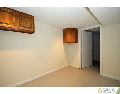 9 Greenwich Road Edison, NJ 08820 - Photo 23 of 25 a view of an empty room
