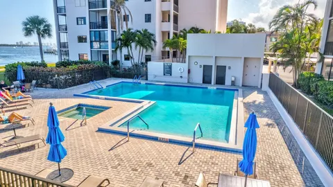 $638,900 | 11370 12 Oaks Way, Unit 218, North Palm Beach, FL 33408