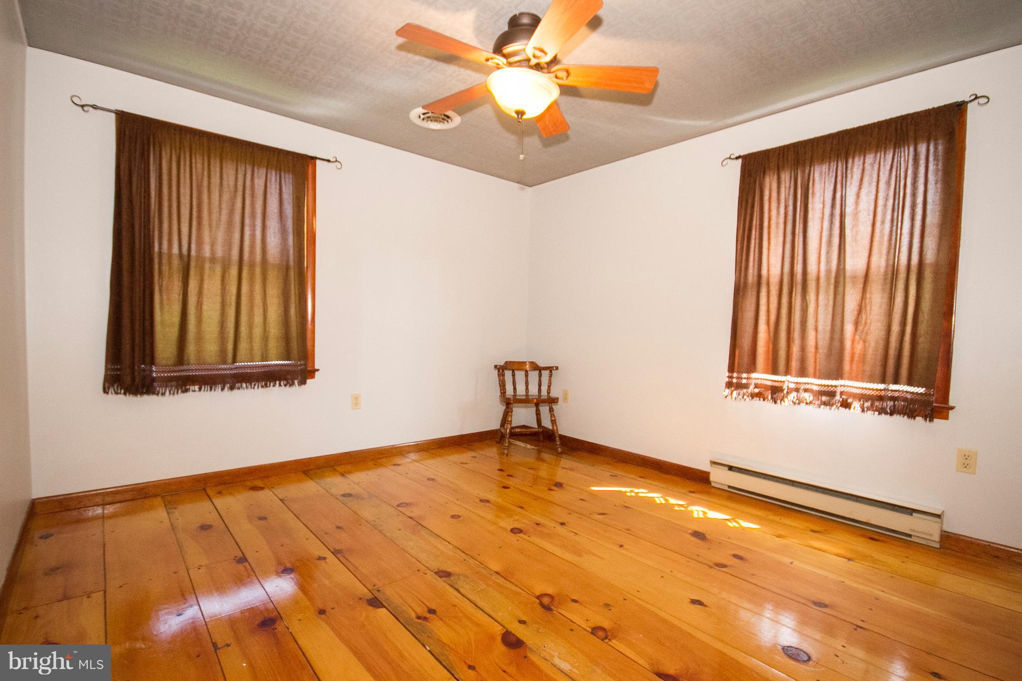 2816 Bird View Road Westminster, MD 21157 - Photo 13 of 22 3rd Bedroom