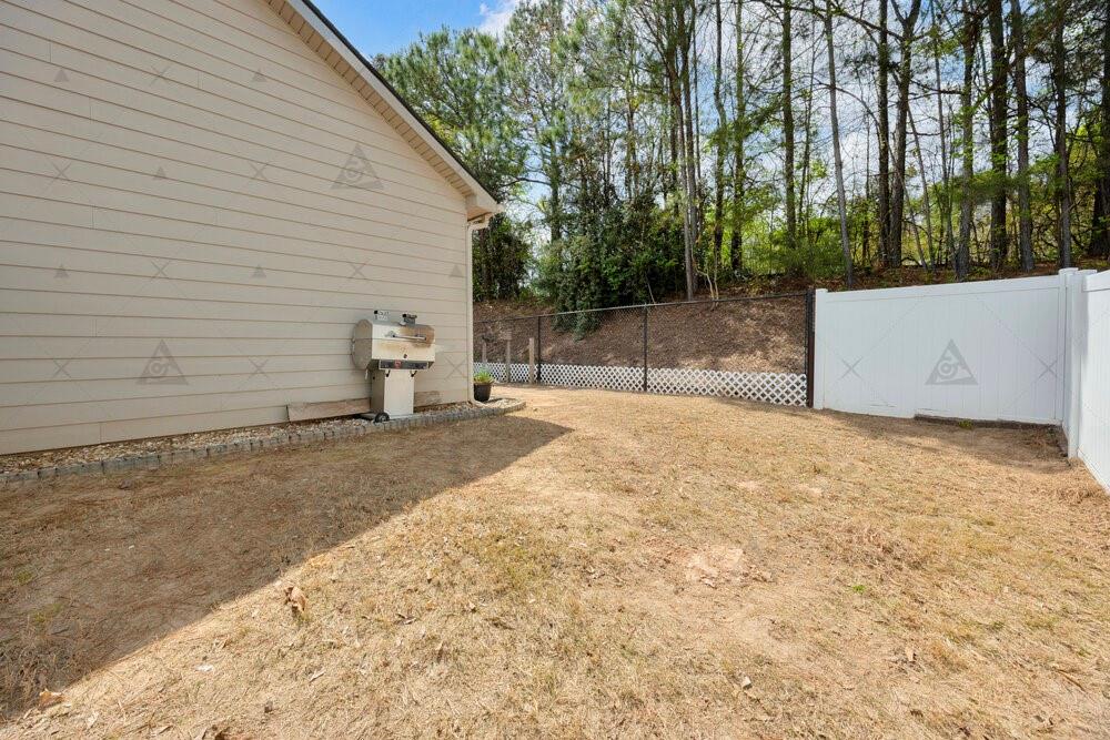 825 Hidden Hollow Circle Commerce, GA 30529 - Photo 3 of 39