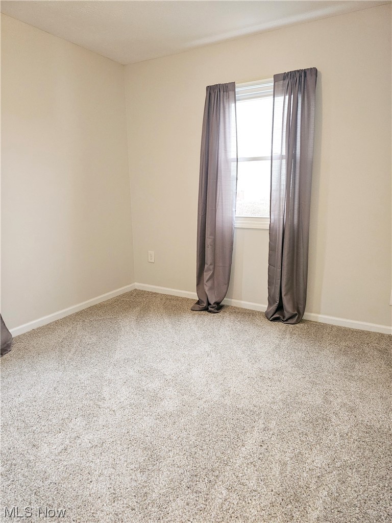 38380 Beachview Road Willoughby, OH 44094 - Photo 13 of 18 Bedroom 2