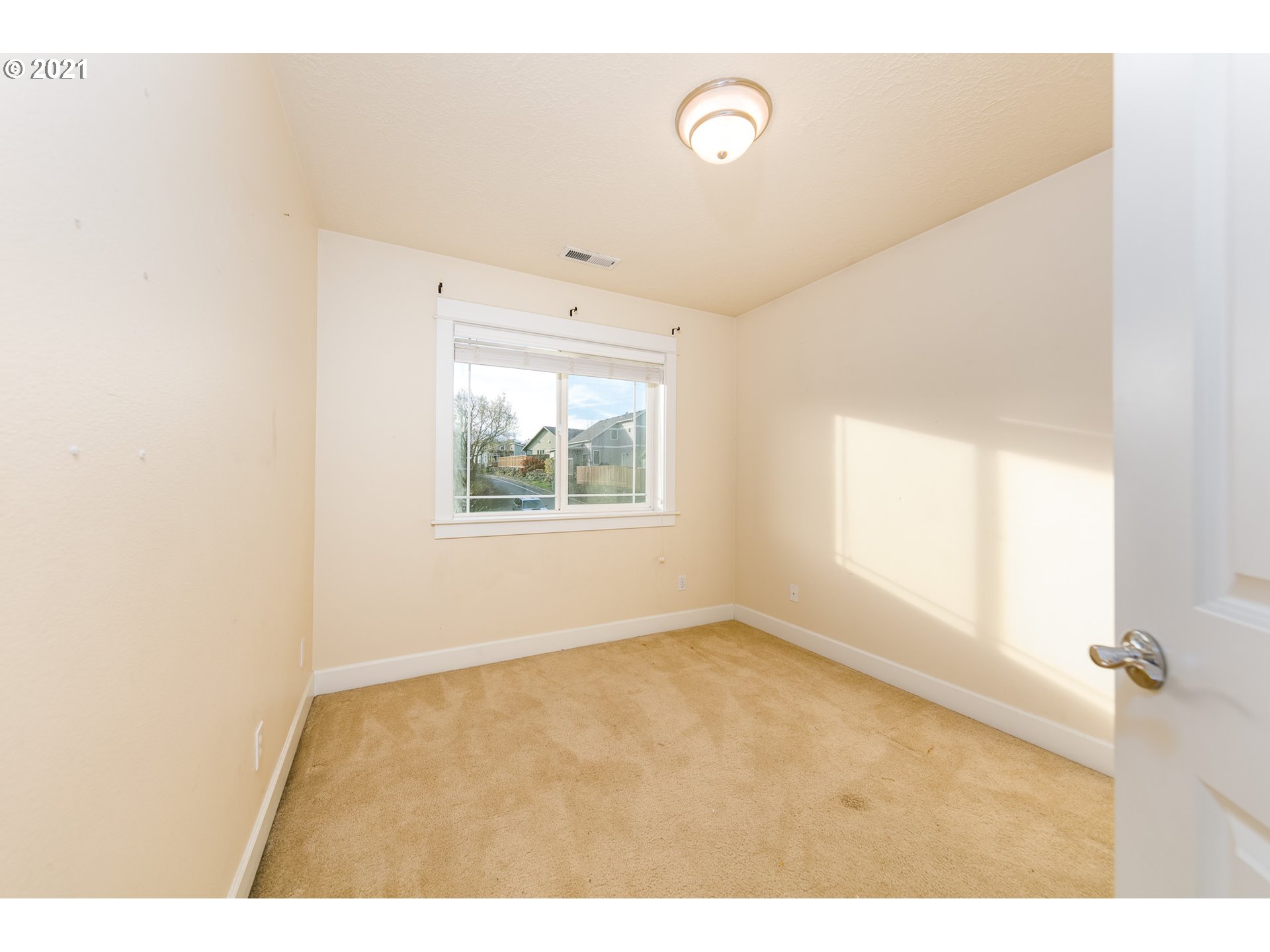 2892 Son-Rise Loop Hood River, OR 97031 - Photo 14 of 21 Gallery Image 14
