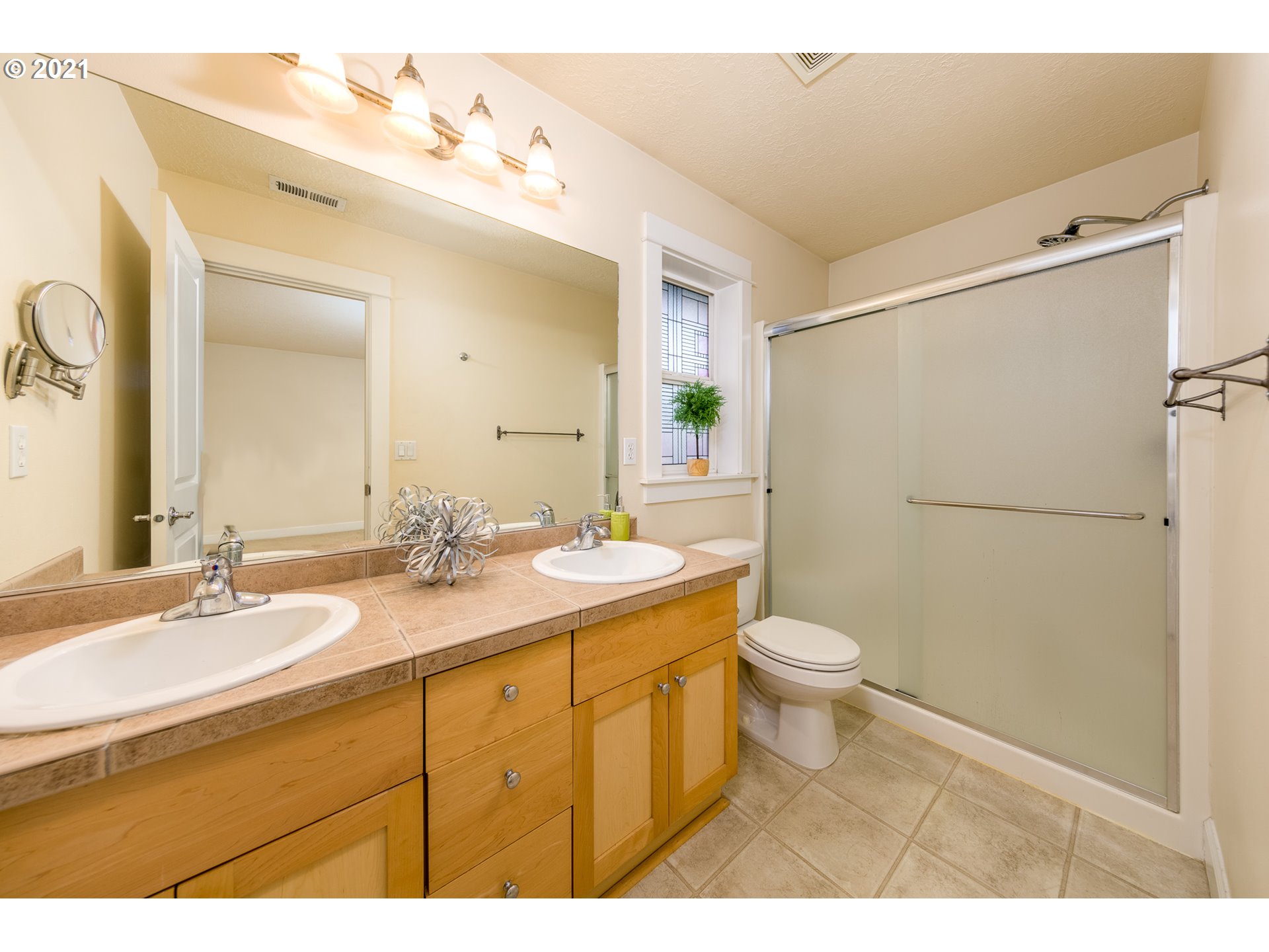 2892 Son-Rise Loop Hood River, OR 97031 - Photo 10 of 21 Gallery Image 10