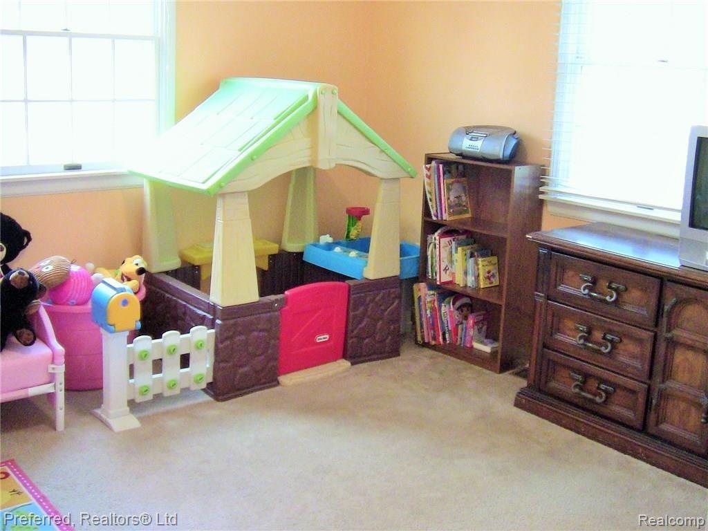 409 Buckingham Road Canton, MI 48188 - Photo 22 of 42 30-IMG_4698.JPG