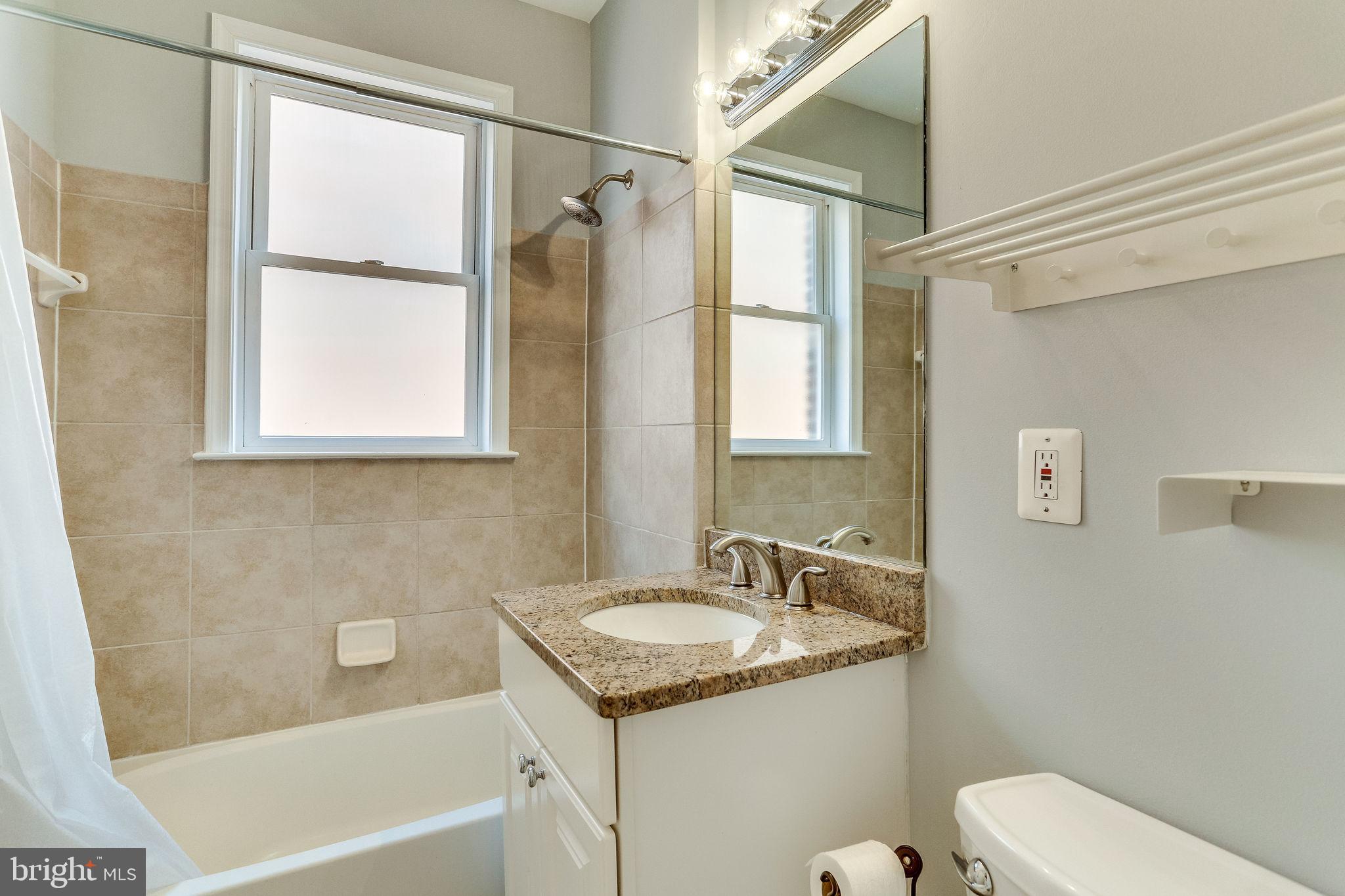 1438 Columbia Road Northwest, Unit 404 Washington, DC 20009 - Photo 14 of 19 Bathroom