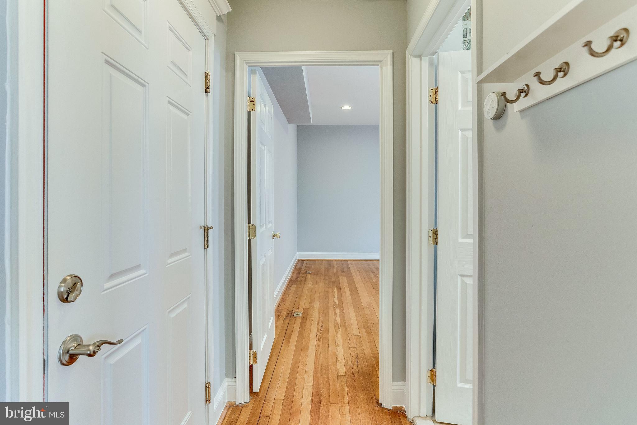 1438 Columbia Road Northwest, Unit 404 Washington, DC 20009 - Photo 4 of 19 Entry