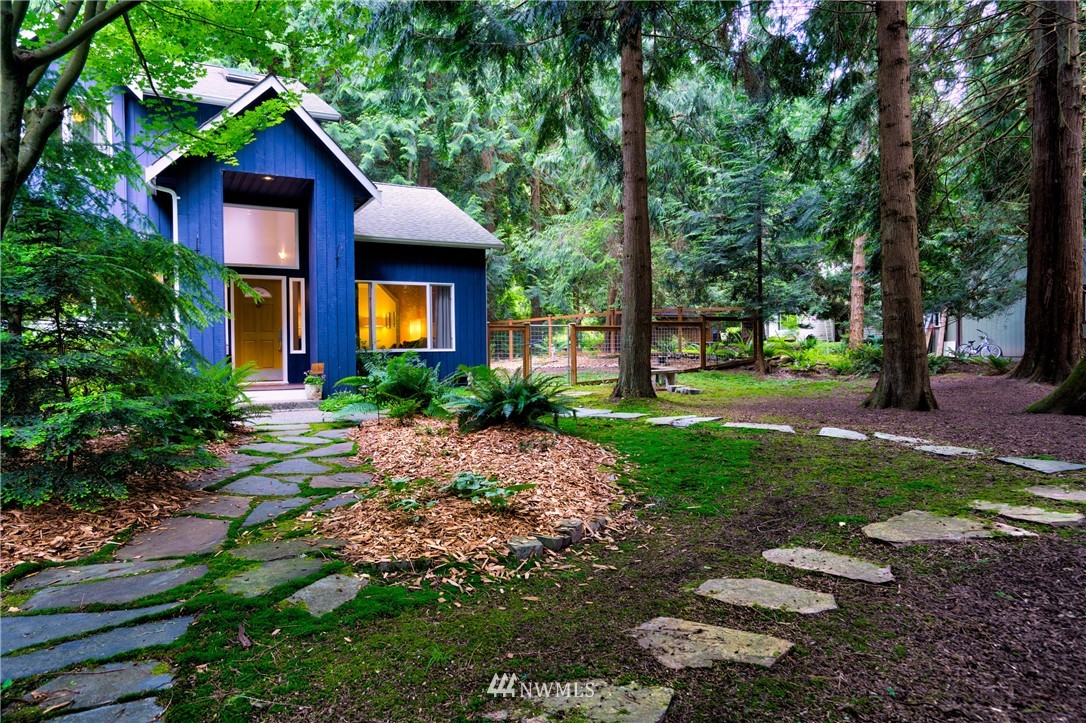 1230 Cedar Circle Langley, WA 98260 - Photo 33 of 39 a house view with a garden space