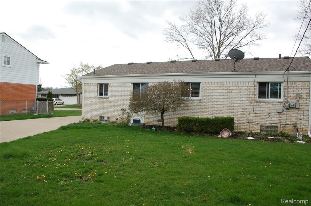 2937 Rhodes Drive Troy, MI 48083 - Photo 5 of 17 DSC_1184.JPG