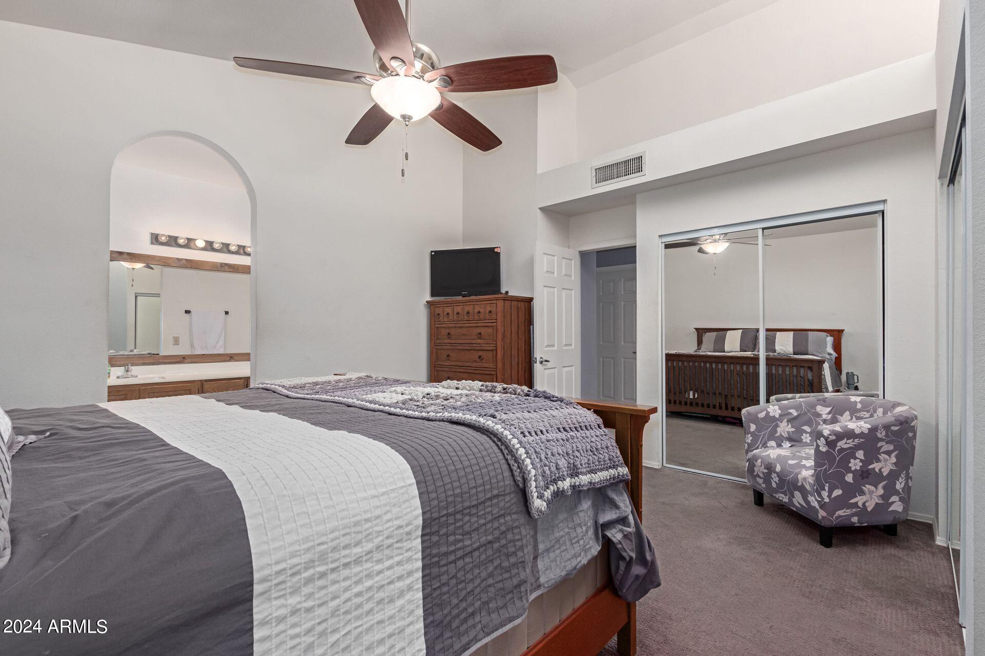 4325 East Dry Creek Road Phoenix, AZ 85044 - Photo 18 of 39 17