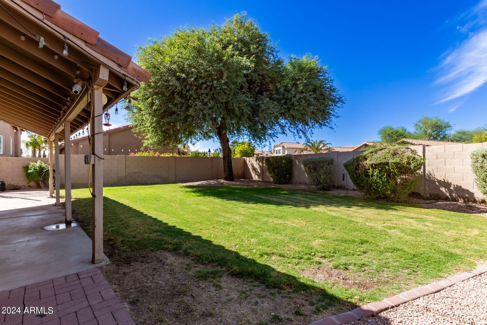 4325 East Dry Creek Road Phoenix, AZ 85044 - Photo 33 of 39 32