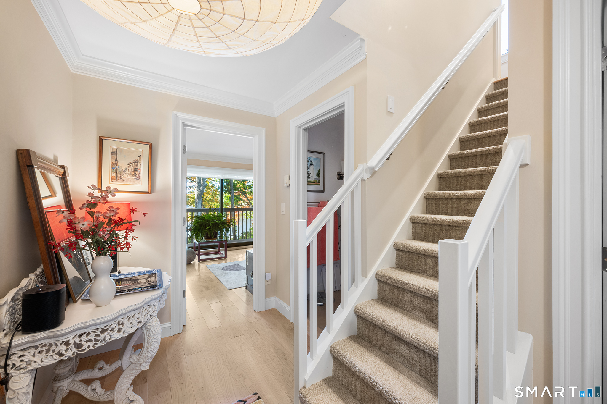 85 River Road, Unit L4 Essex, CT 06426 - Photo 17 of 35 Second Floor Hallway and Landing