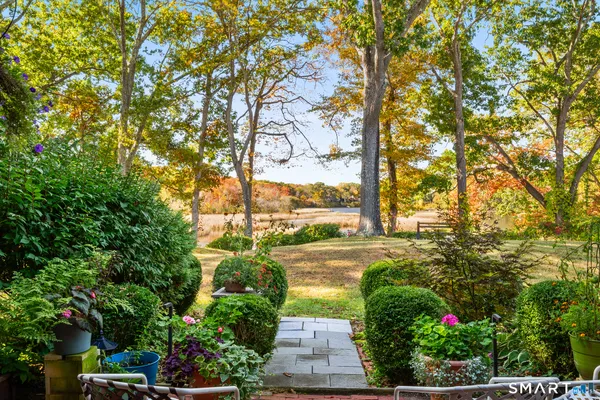 $579,000 | 85 River Road, Unit L4, Essex, CT 06426