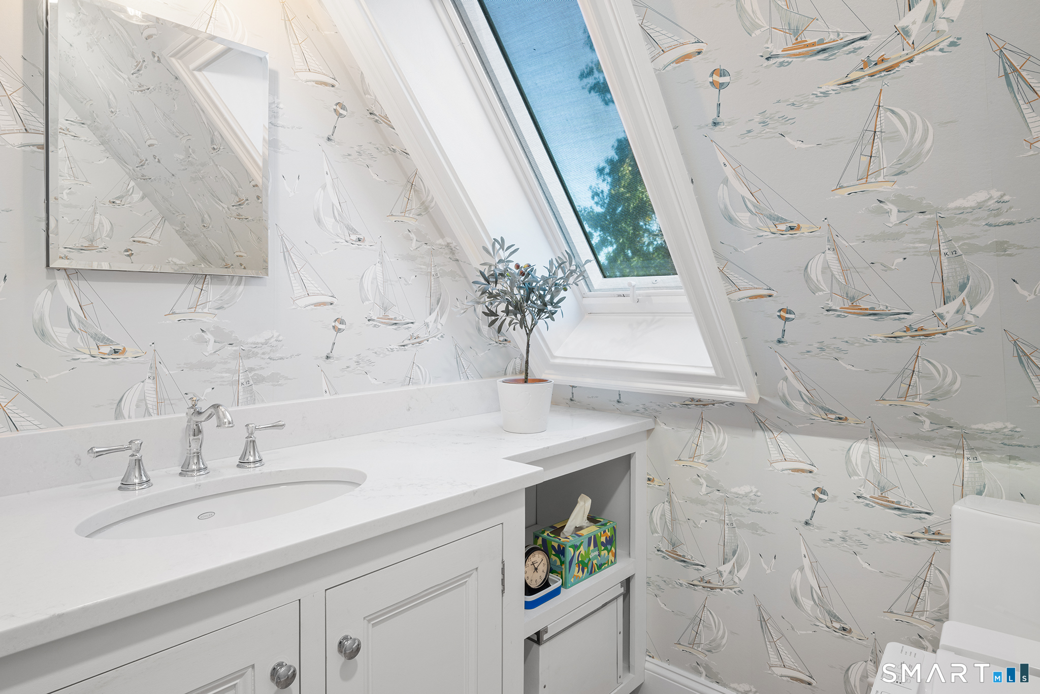 85 River Road, Unit L4 Essex, CT 06426 - Photo 25 of 35 Third Floor Half Bath