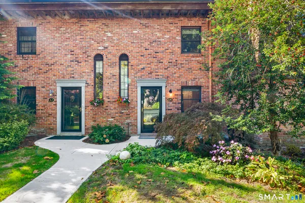 $579,000 | 85 River Road, Unit L4, Essex, CT 06426