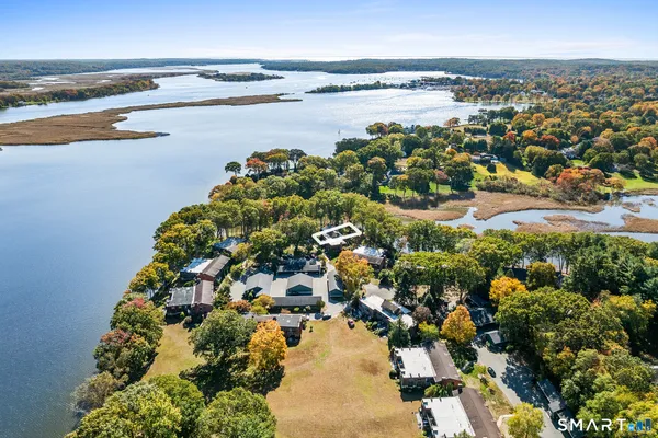 $579,000 | 85 River Road, Unit L4, Essex, CT 06426