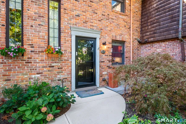 $579,000 | 85 River Road, Unit L4, Essex, CT 06426