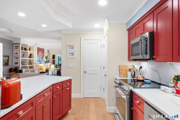 $579,000 | 85 River Road, Unit L4, Essex, CT 06426