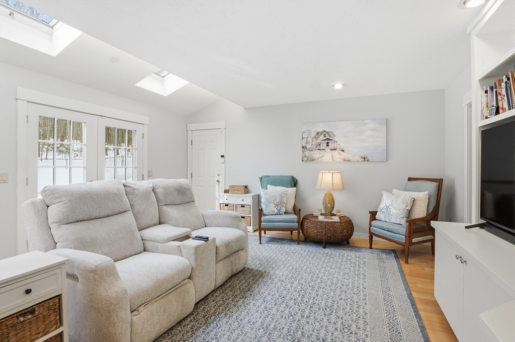 164 Oxford Road Charlton, MA 01507 - Photo 17 of 40