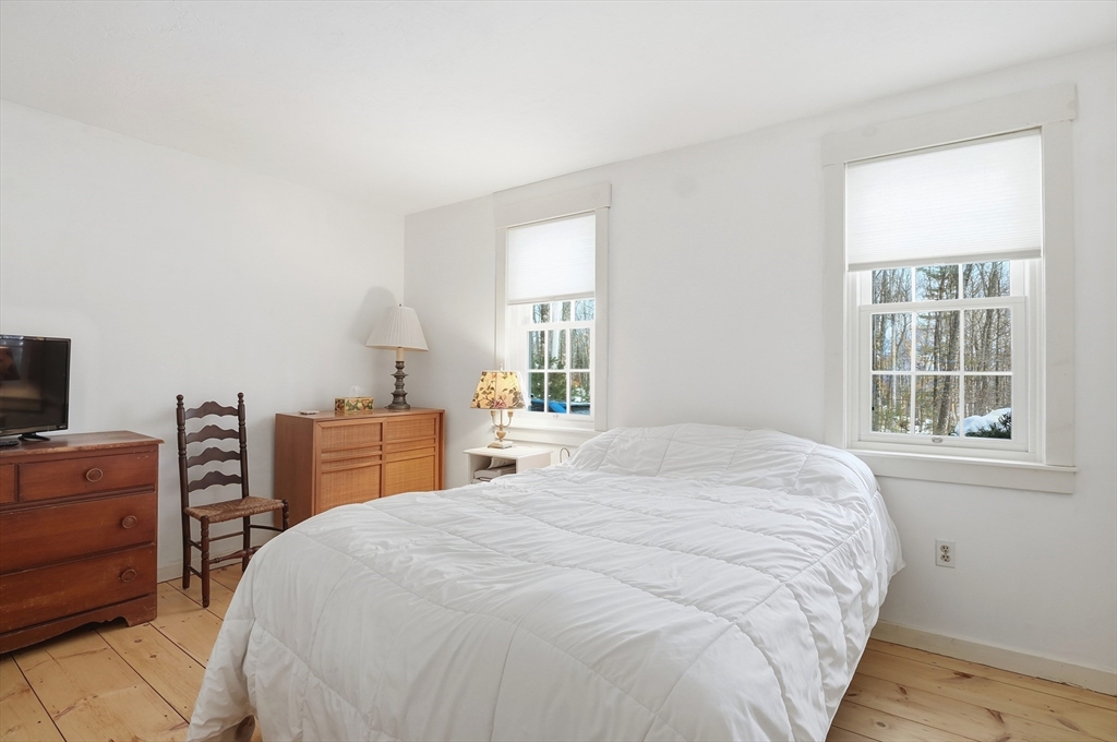 164 Oxford Road Charlton, MA 01507 - Photo 20 of 40