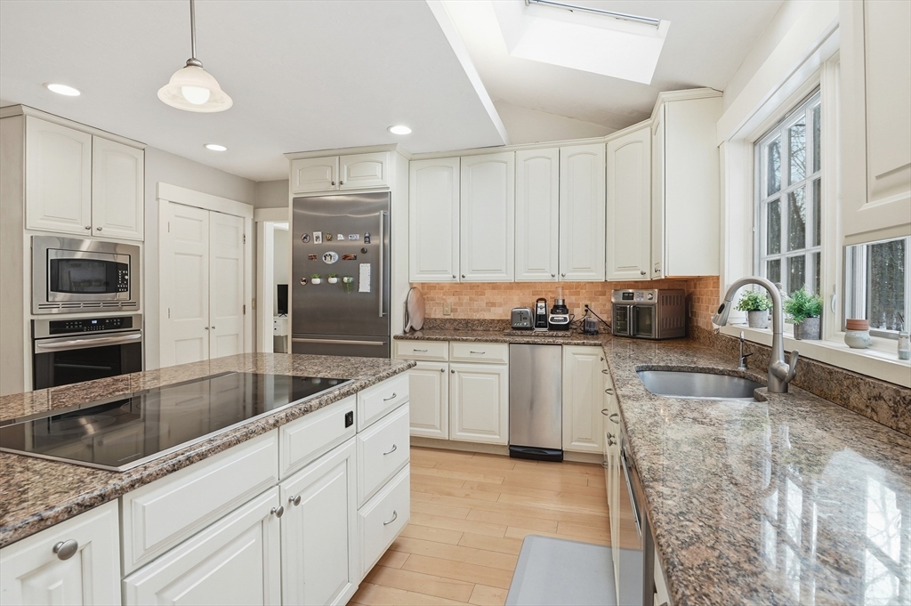 164 Oxford Road Charlton, MA 01507 - Photo 26 of 40