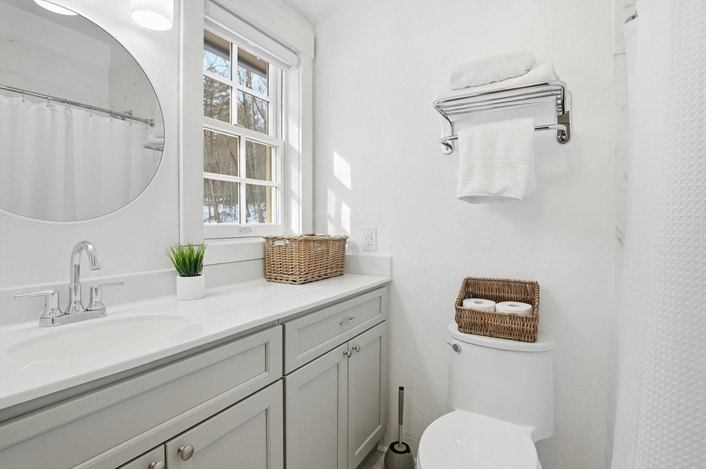 164 Oxford Road Charlton, MA 01507 - Photo 31 of 40