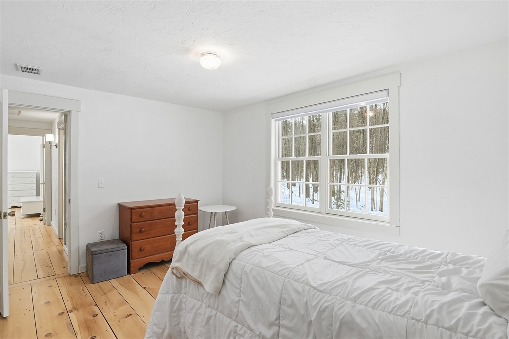 164 Oxford Road Charlton, MA 01507 - Photo 37 of 40