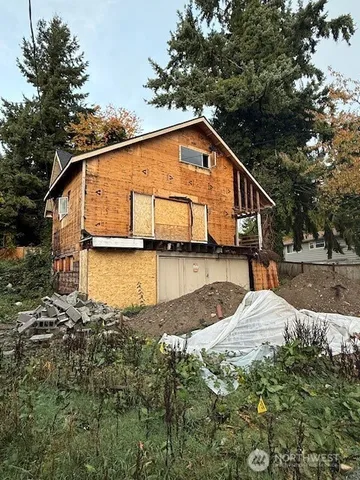 $745,000 | 18011 4th Avenue Northwest, Shoreline, WA 98177