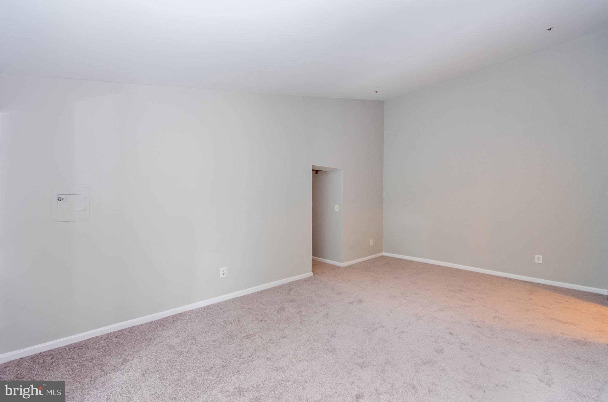 8495 Falls Run Road, Unit H Ellicott City, MD 21043 - Photo 12 of 28 Living Room
