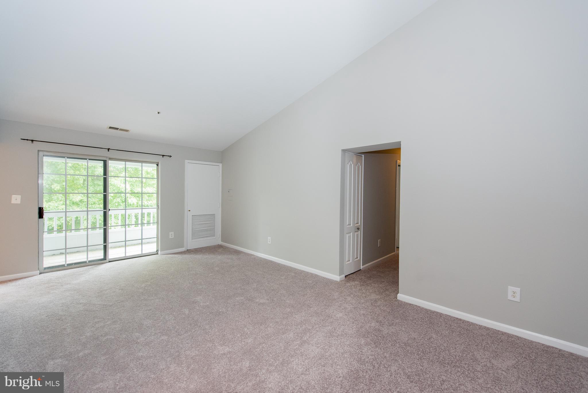 8495 Falls Run Road, Unit H Ellicott City, MD 21043 - Photo 14 of 28 Living Room