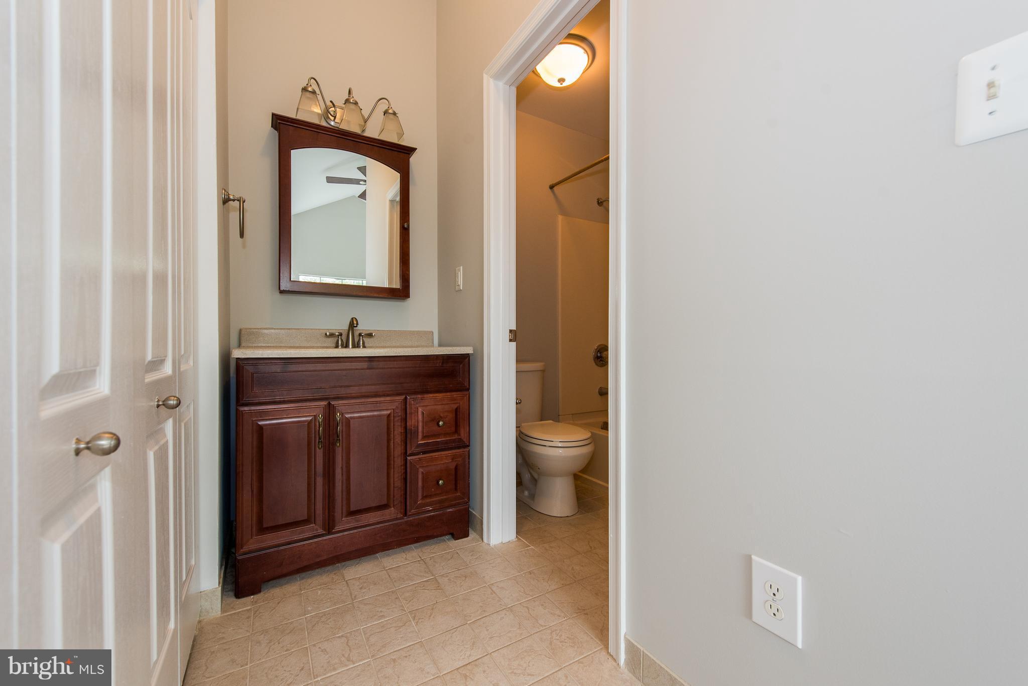 8495 Falls Run Road, Unit H Ellicott City, MD 21043 - Photo 20 of 28 Bath (Master)