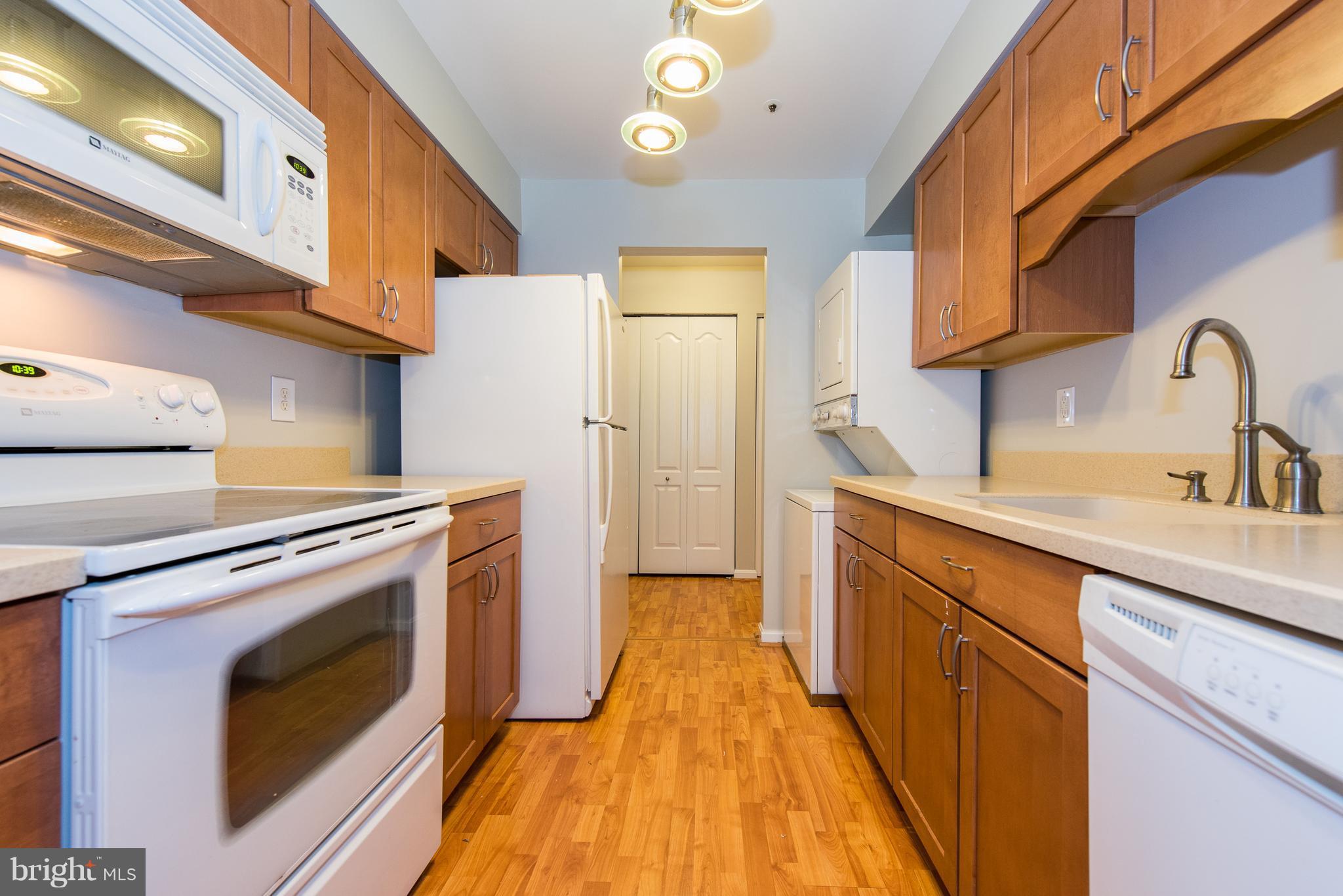 8495 Falls Run Road, Unit H Ellicott City, MD 21043 - Photo 3 of 28 Kitchen