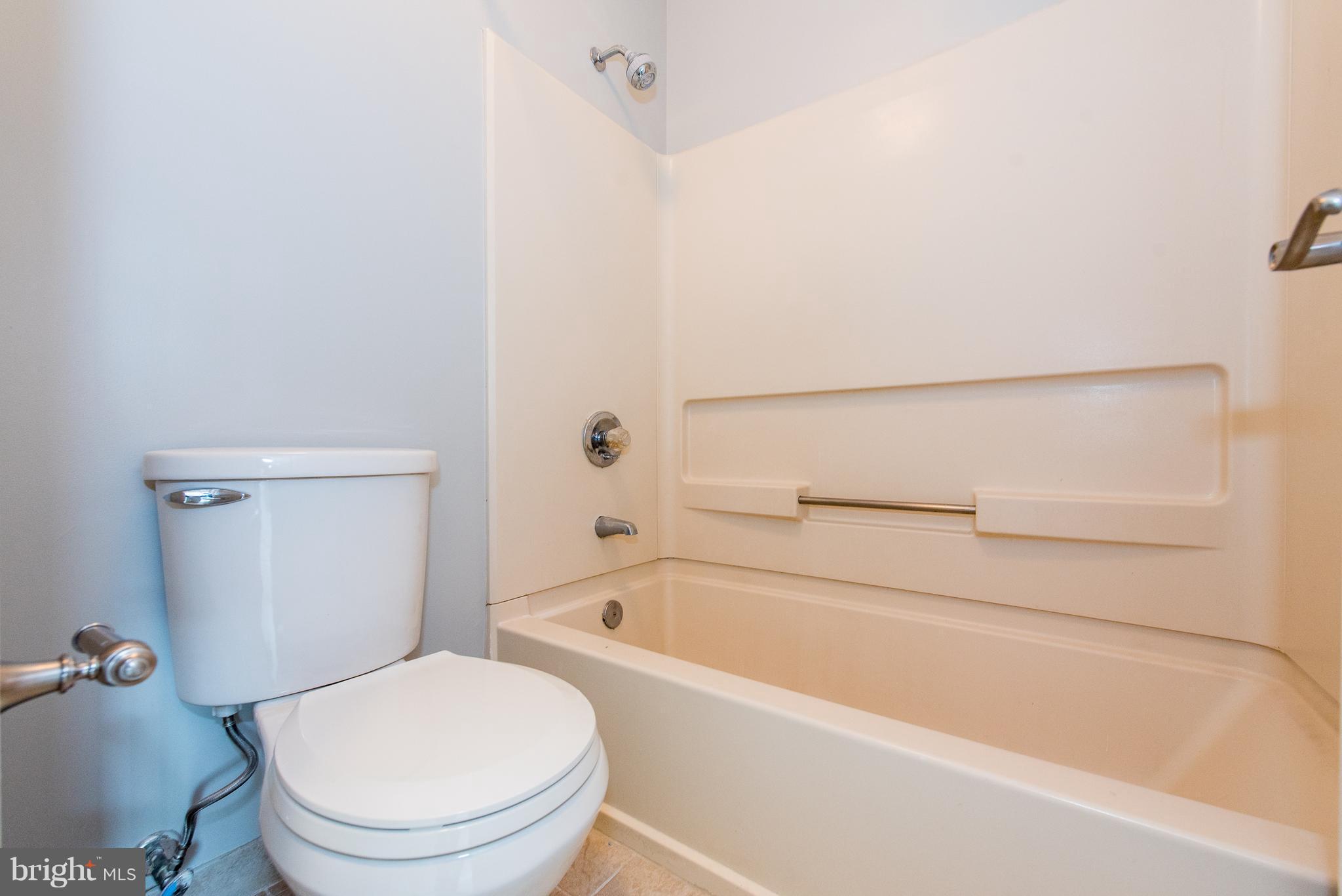 8495 Falls Run Road, Unit H Ellicott City, MD 21043 - Photo 22 of 28 Bath (Master)