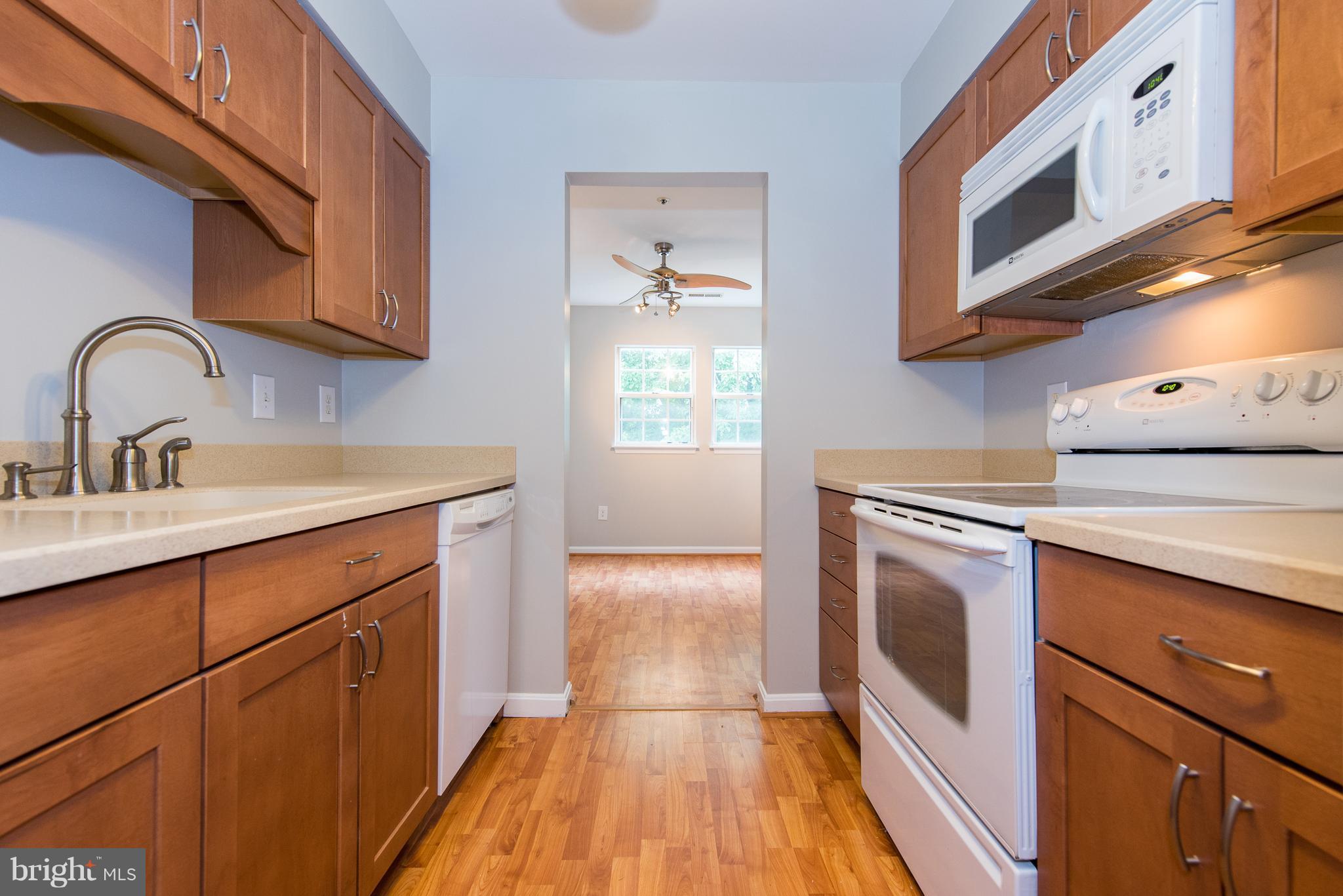 8495 Falls Run Road, Unit H Ellicott City, MD 21043 - Photo 6 of 28 Kitchen
