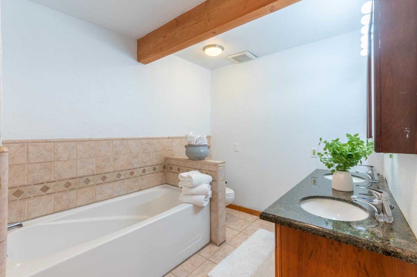 581 Echo Valley Road Salinas, CA 93907 - Photo 8 of 15 Gallery Image 8