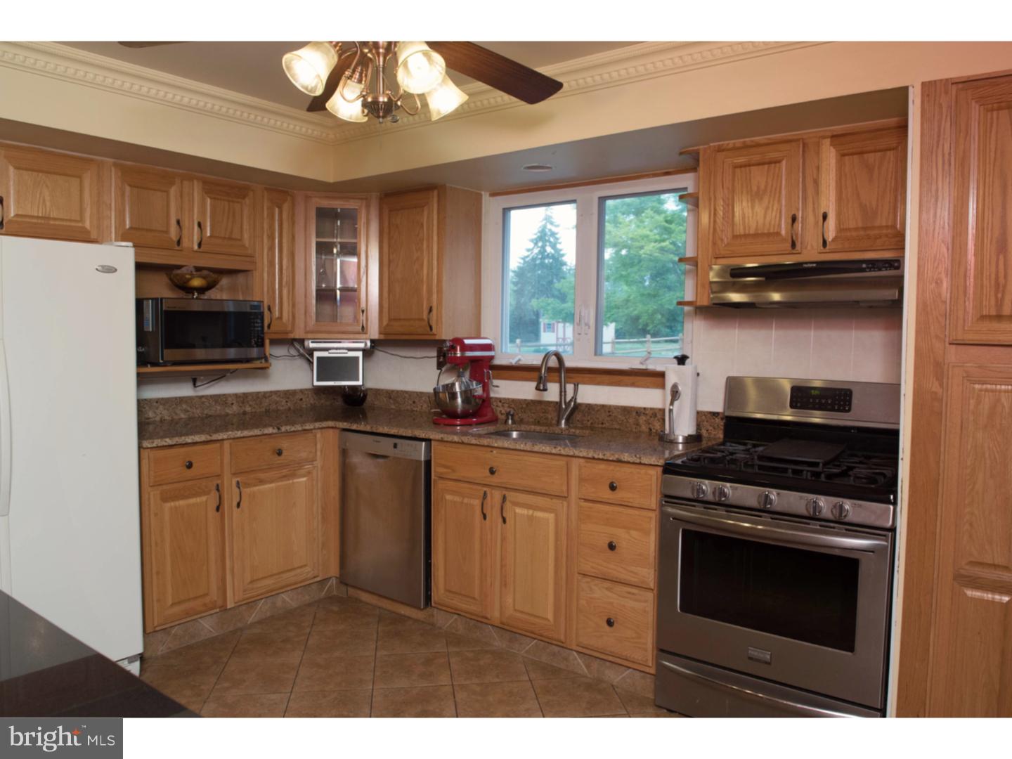 286 Waverly Road Southampton, PA 18966 - Photo 11 of 23 Gallery Image 11