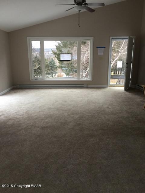 25 Rabbit Run Lane Lehighton, PA 18235 - Photo 3 of 16 lvign.jpg