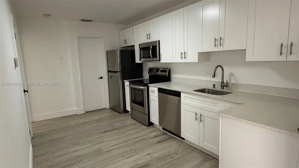 $2,150 | 411 Southeast 10th Street, Unit 3, Hallandale Beach, FL 33009