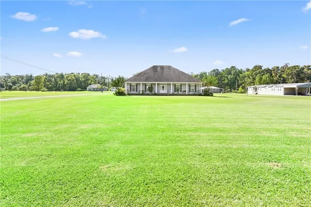 $465,000 | 113 Triple B Lane, Thibodaux, LA 70301