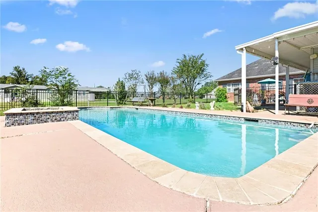 $465,000 | 113 Triple B Lane, Thibodaux, LA 70301