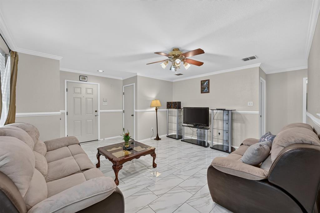 1509 Castle Ridge Road Fort Worth, TX 76140 - Photo 5 of 23 Gallery Image 5