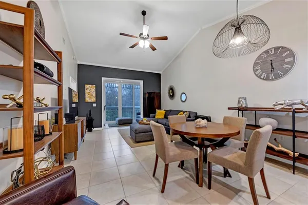 $3,750 | 3604 54th Drive West, Unit 203, Bradenton, FL 34210