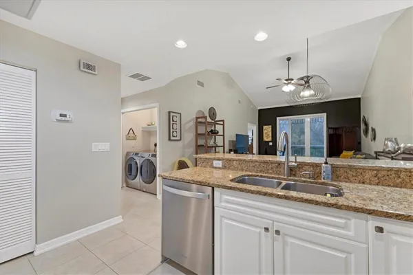 $3,750 | 3604 54th Drive West, Unit 203, Bradenton, FL 34210