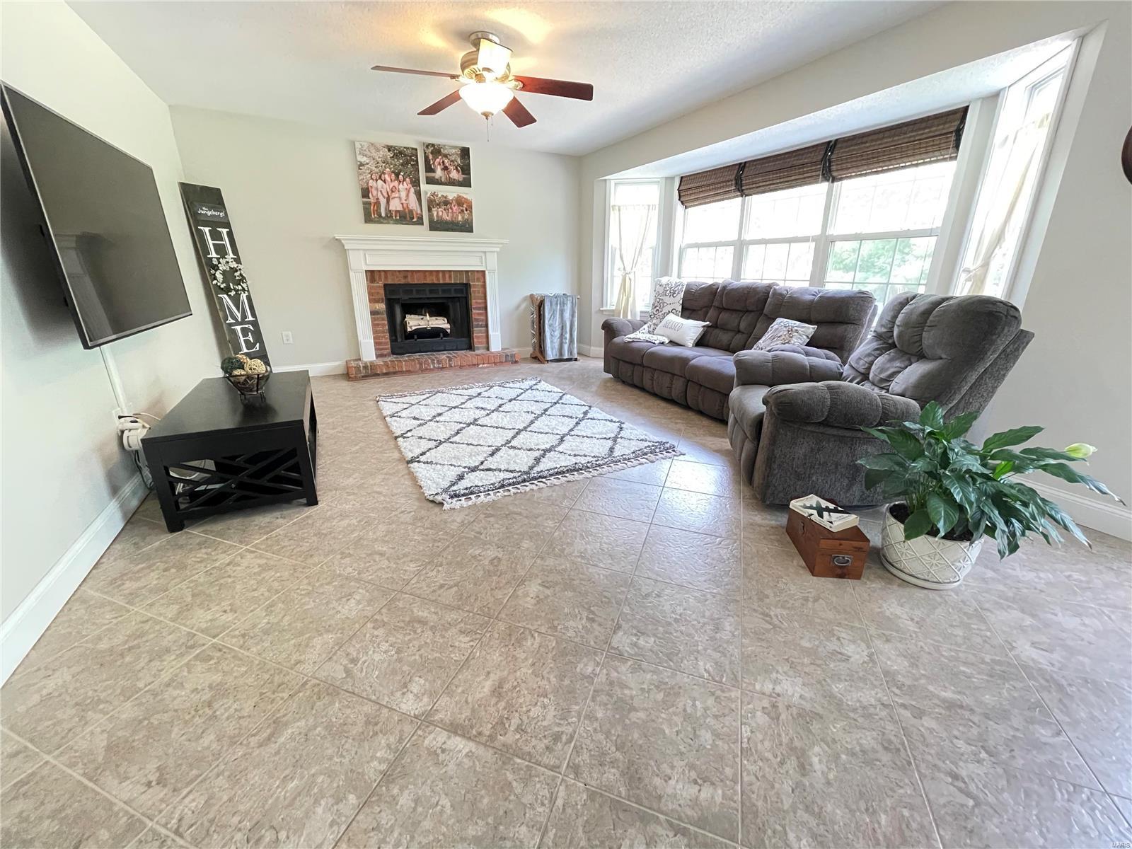 2518 Hunters Ridge Edwardsville, IL 62025 - Photo 28 of 70 Gallery Image 28