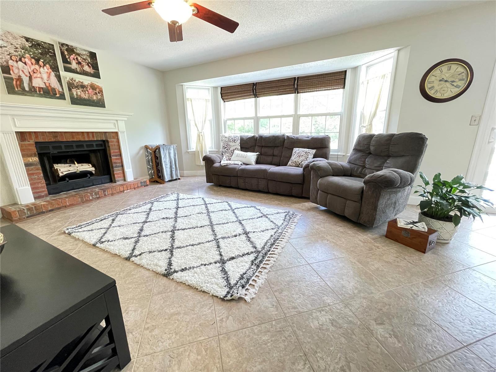 2518 Hunters Ridge Edwardsville, IL 62025 - Photo 32 of 70 Gallery Image 32