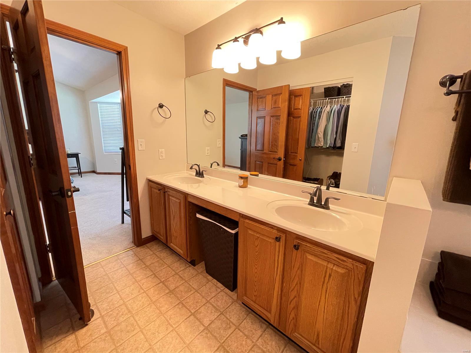 2518 Hunters Ridge Edwardsville, IL 62025 - Photo 40 of 70 Gallery Image 40
