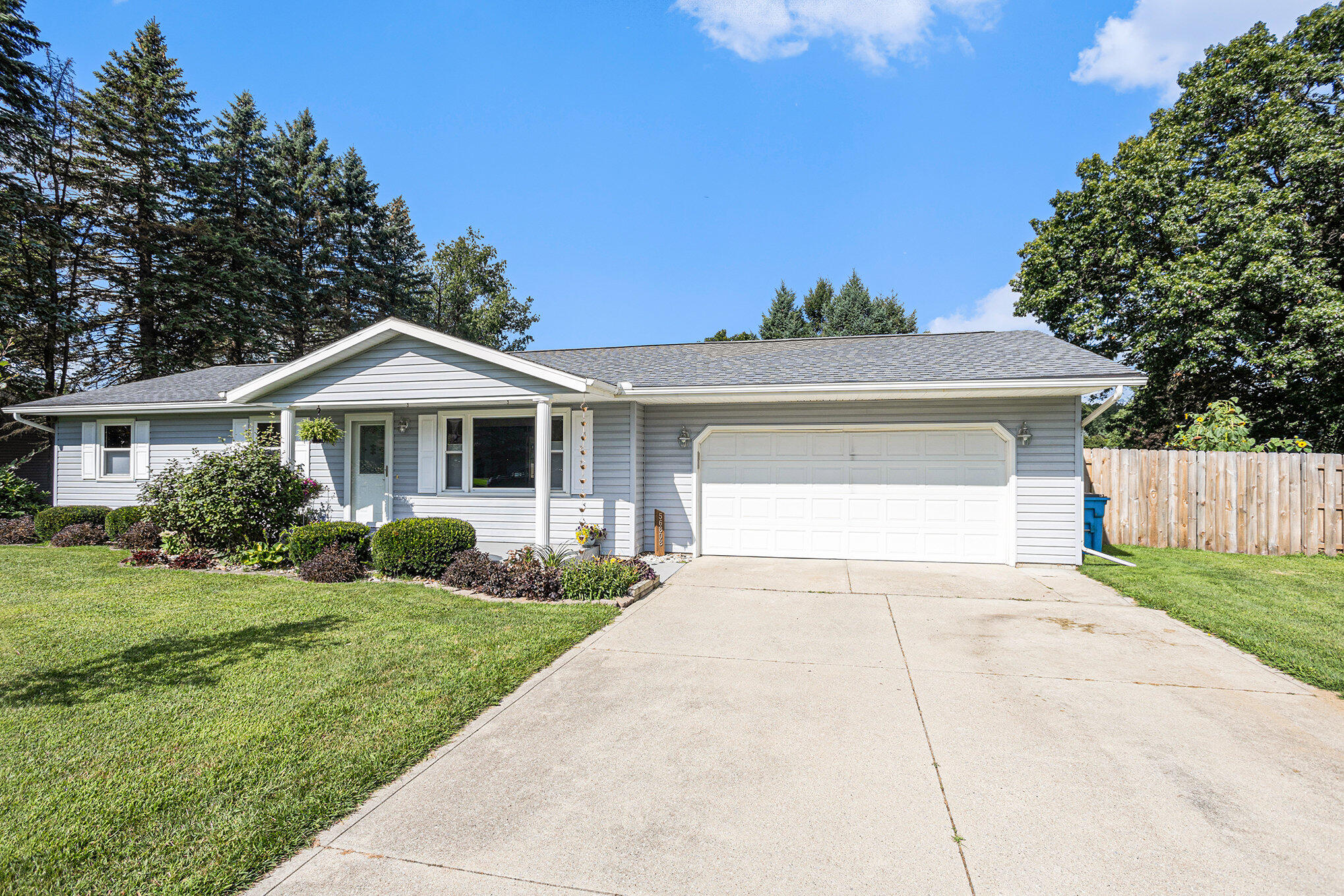 56808 Bow Drive Three Rivers, MI 49093 - Photo 3 of 26 003_581a5690