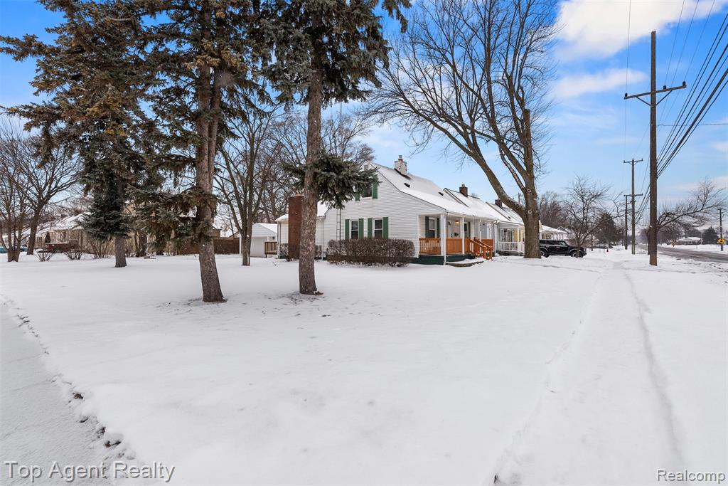 4948 Howe Road Wayne, MI 48184 - Photo 5 of 37